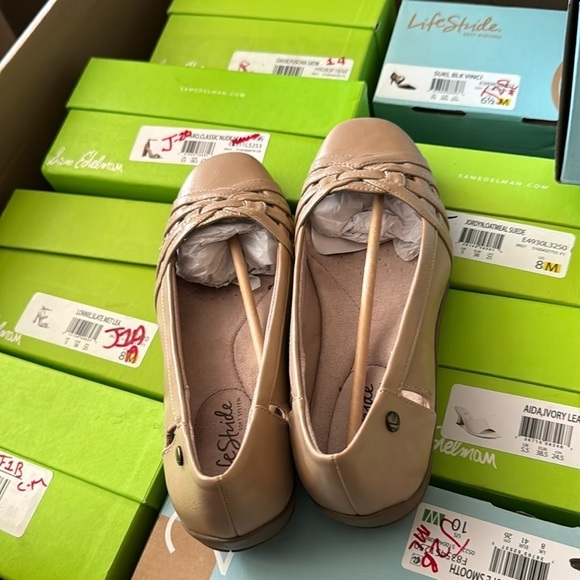 LIFESTRIDE WOMENS DIVERSE FLAT TAUPE (WIDE) - Picture 7 of 8